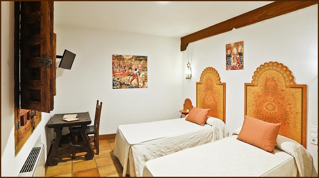 Posada Del Tio Juanon Navalcarnero Room photo